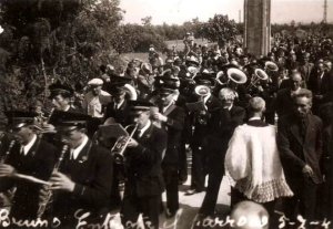 Banda di Arcore in parata - Foto tradizionale (anni '40)